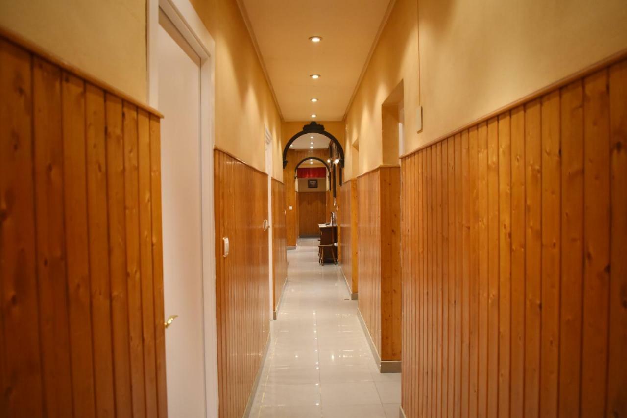 Hostal Oviedo Hotel Leon Exterior photo