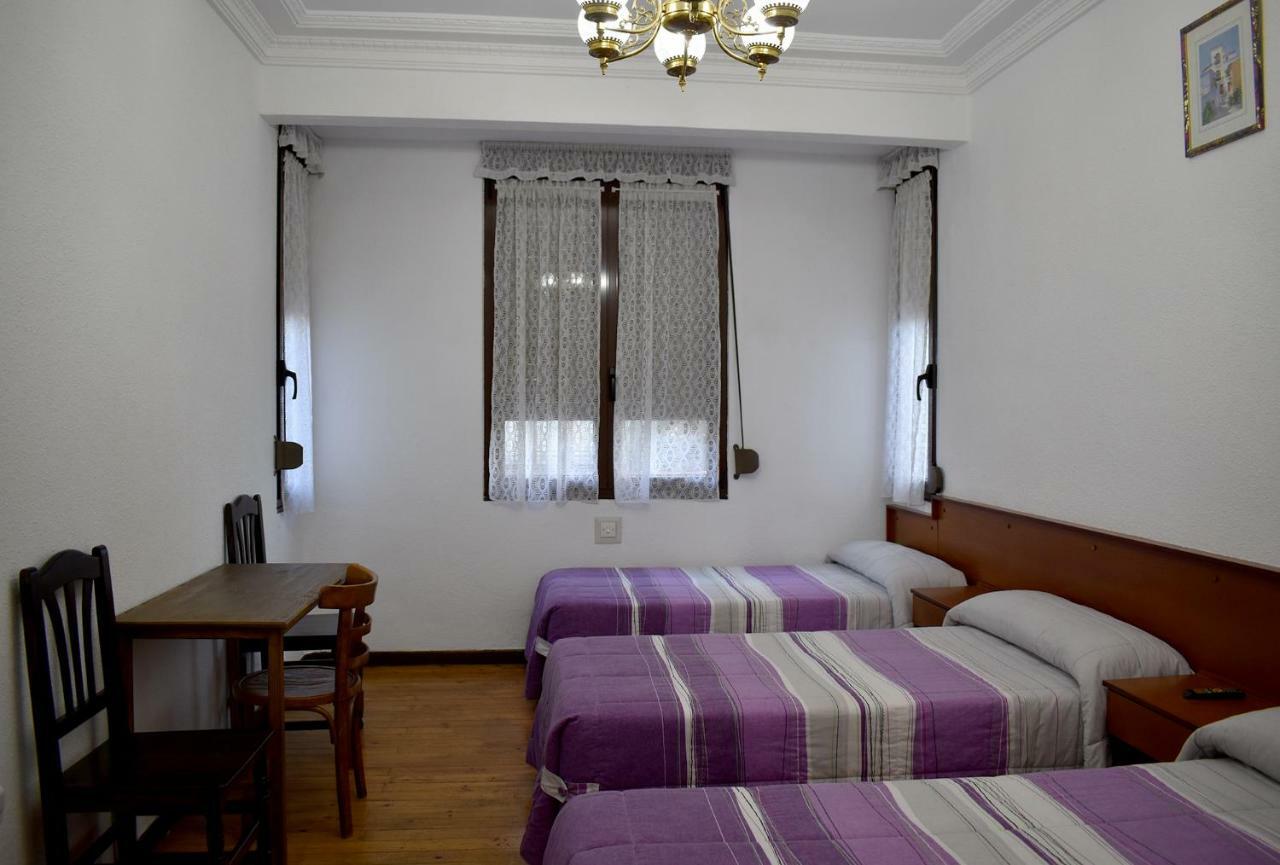 Hostal Oviedo Hotel Leon Exterior photo